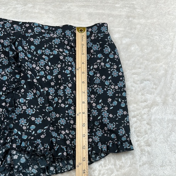 Xhilaration Black Floral High Waist Shorts - Picture 4 of 5